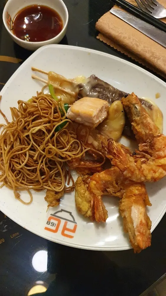 Nouilles Sautées Aux Gambas Grillées